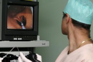 phototake_rm_photo_of_doctor_performing_colonoscopy