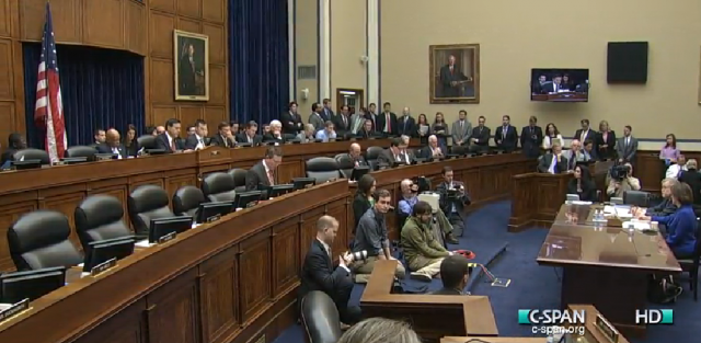 As the hearing begins, we see very few Democrats in their assigned stations. They only came in later to support what was obviously a pre-planned staging to support Elijah Cummings.