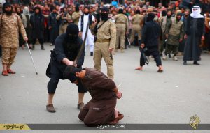 isis-beheading-crucifying-two-alleged-bandits-in-iraq-graphic-photos-12864